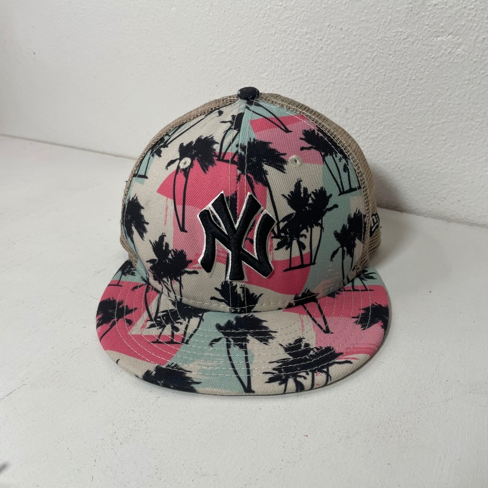New Era 9FIFTY New York Yankees Tropical Palm Tree Trucker Snapback Hat Tan Pink